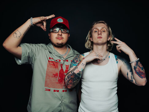 Izquierda Yung Dupe, a la mano derecha Love Ghost